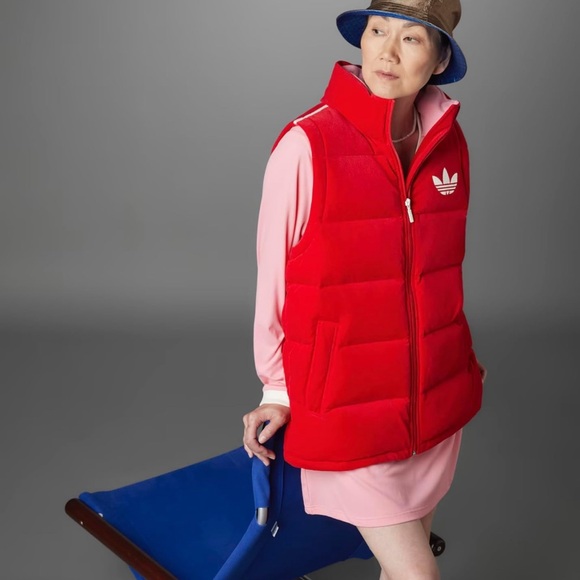 adidas ORIGINALS WOMEN'S ADICOLOR 70S VELVET DOWN PUFFER LUXE VEST, Red. Size XL - Picture 7 of 8